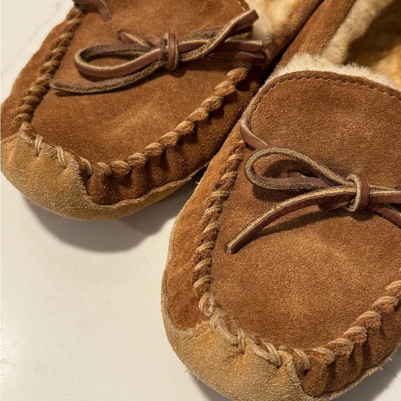 L.L Bean Kids Suede Sherpa Lined Slippers - Picture 6 of 8
